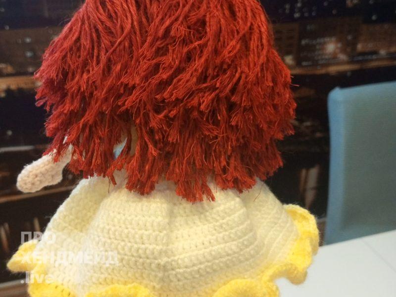 Knitted doll