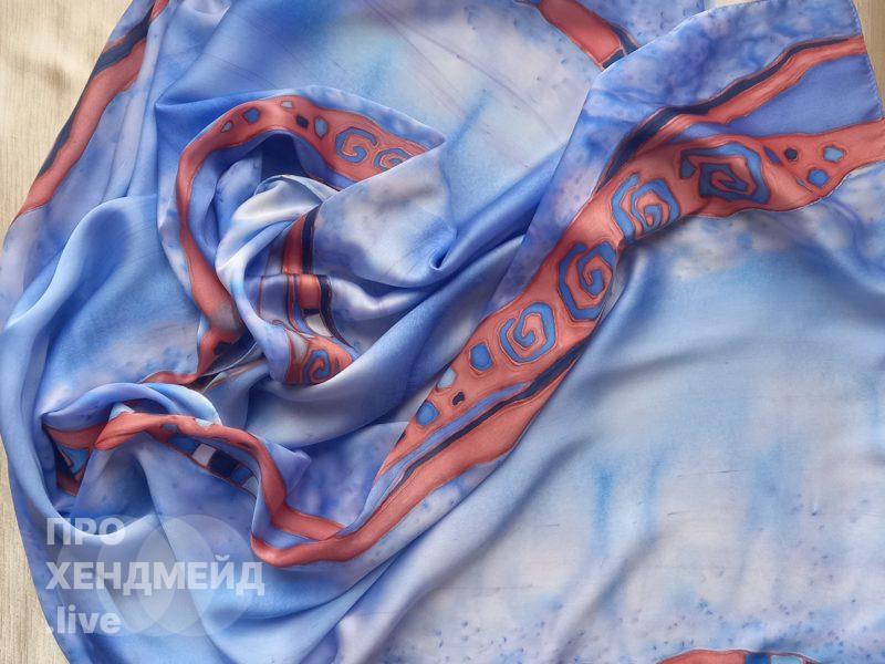 Шарф из натурального шелка, расписанный в технике батик